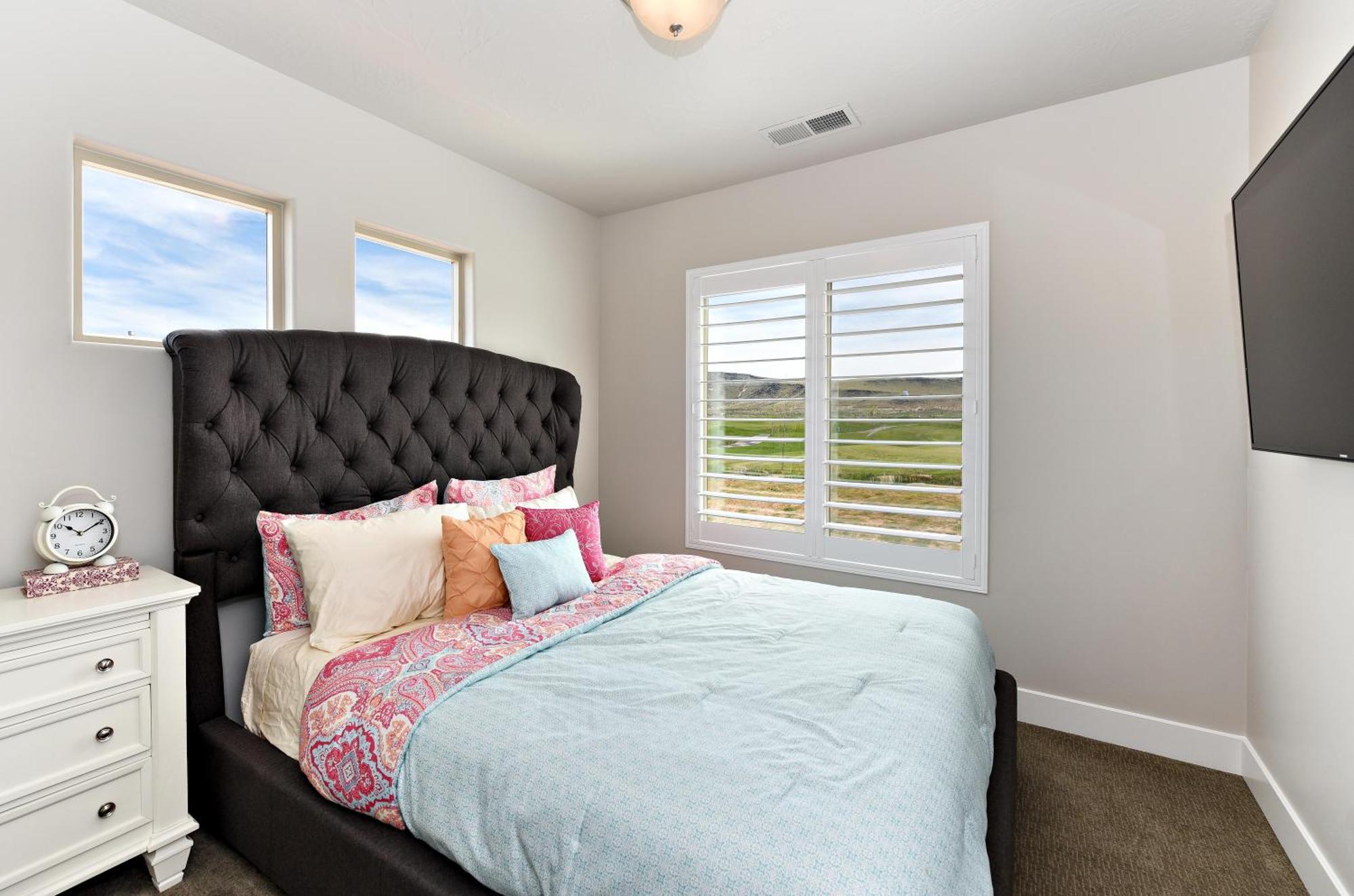 The View At The Escapes Villa St. George Exterior photo